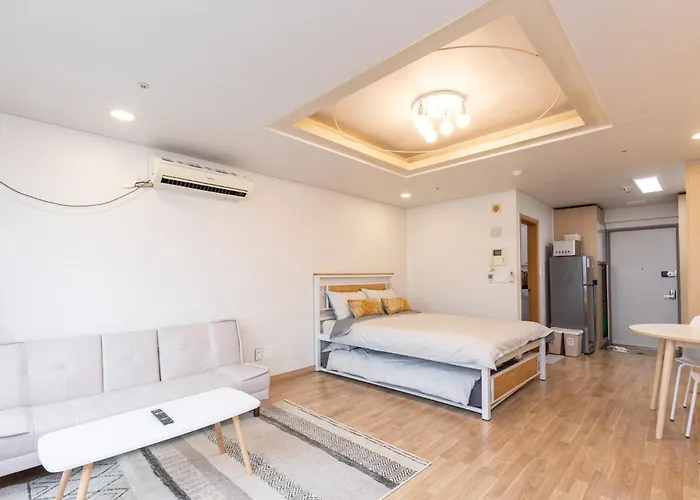 Jiny's Cozy * Seoul